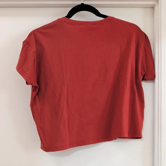 Lululemon Cates Tee in Aztec Brick EUC - Picture 4 of 6